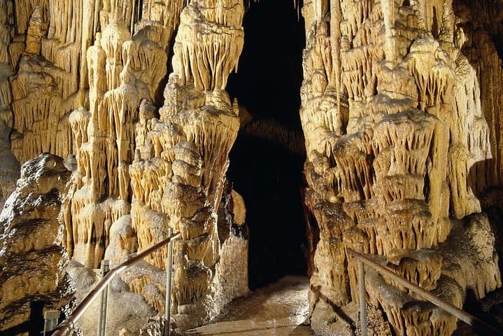 Explore Mallorca: Majorica Pearl Shop and Caves of Drach gallery photo 5