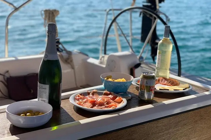 Mallorca Midday or Sunset Sailing with Light Snacks and Open Bar in Mallorca