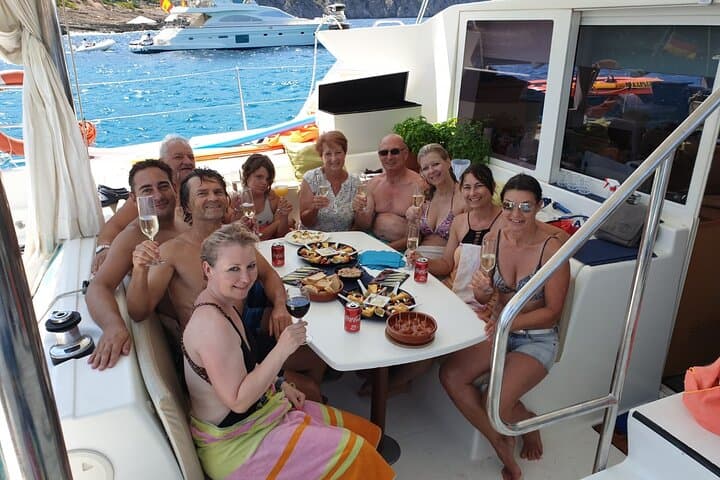 Mallorca Catamaran Small Group Cruise with Tapas in Mallorca