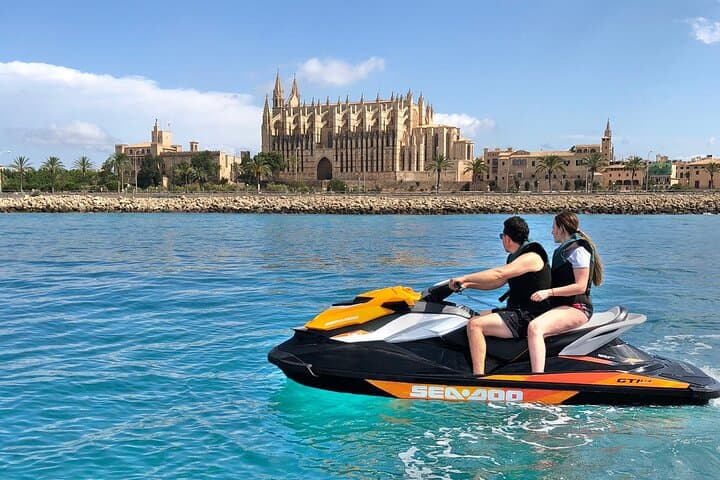 Jetski Tour to the Emblematic Palma Cathedral gallery photo 5