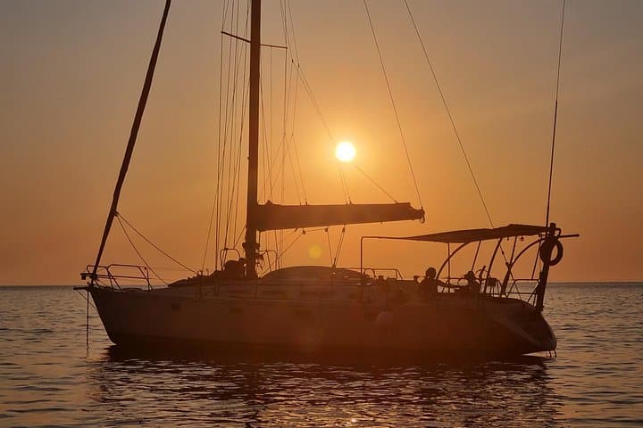 Private Sailing Excursion with Sunset in Balearic Islands fotografia s najzaujímavejšími detailmi 5