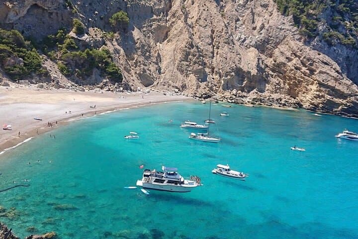 Premier Cruises 4hr Boat Trip inc Drinks, Food, SUP & Snorkels - Port d’Alcudia in Mallorca