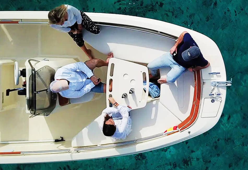 19 Ft Invictus FX 190 Motorboat (with License) photo highlight 4