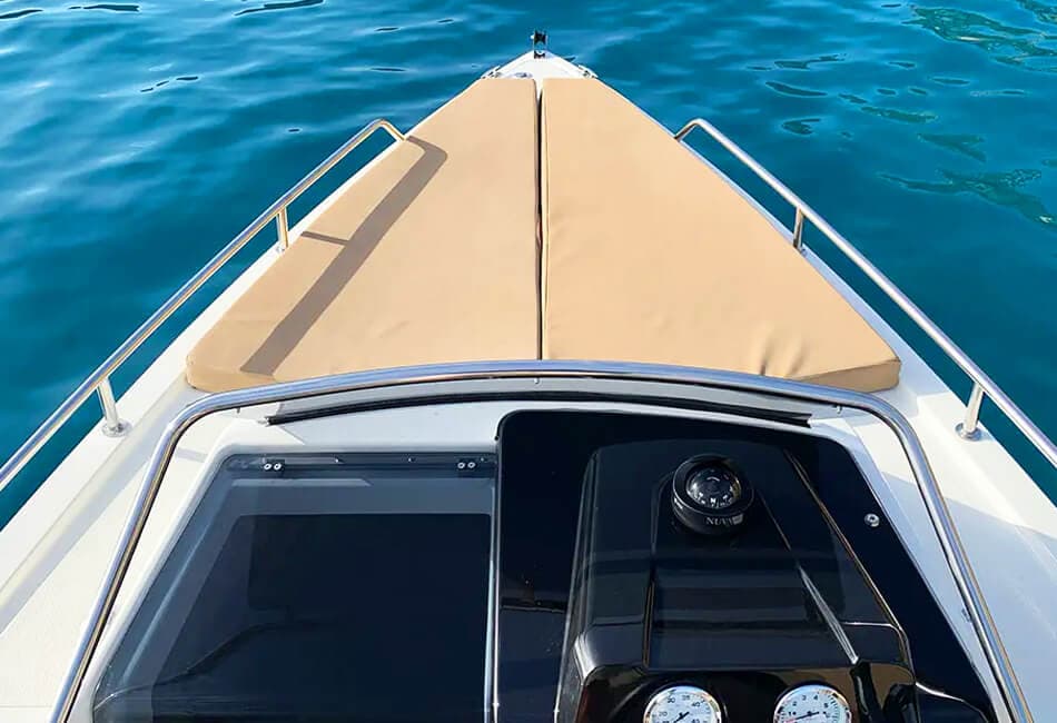 19 Ft Nuva M6 Open Luxury Powerboat (with License) photo highlight 4
