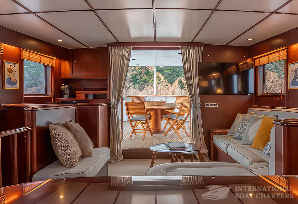 73.8ft/22.5m Berwick Fairmile 73 Classic Flybridge Boat photo highlight 6