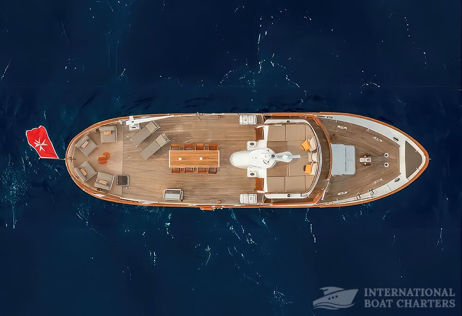 73.8ft/22.5m Berwick Fairmile 73 Classic Flybridge Boat photo highlight 11