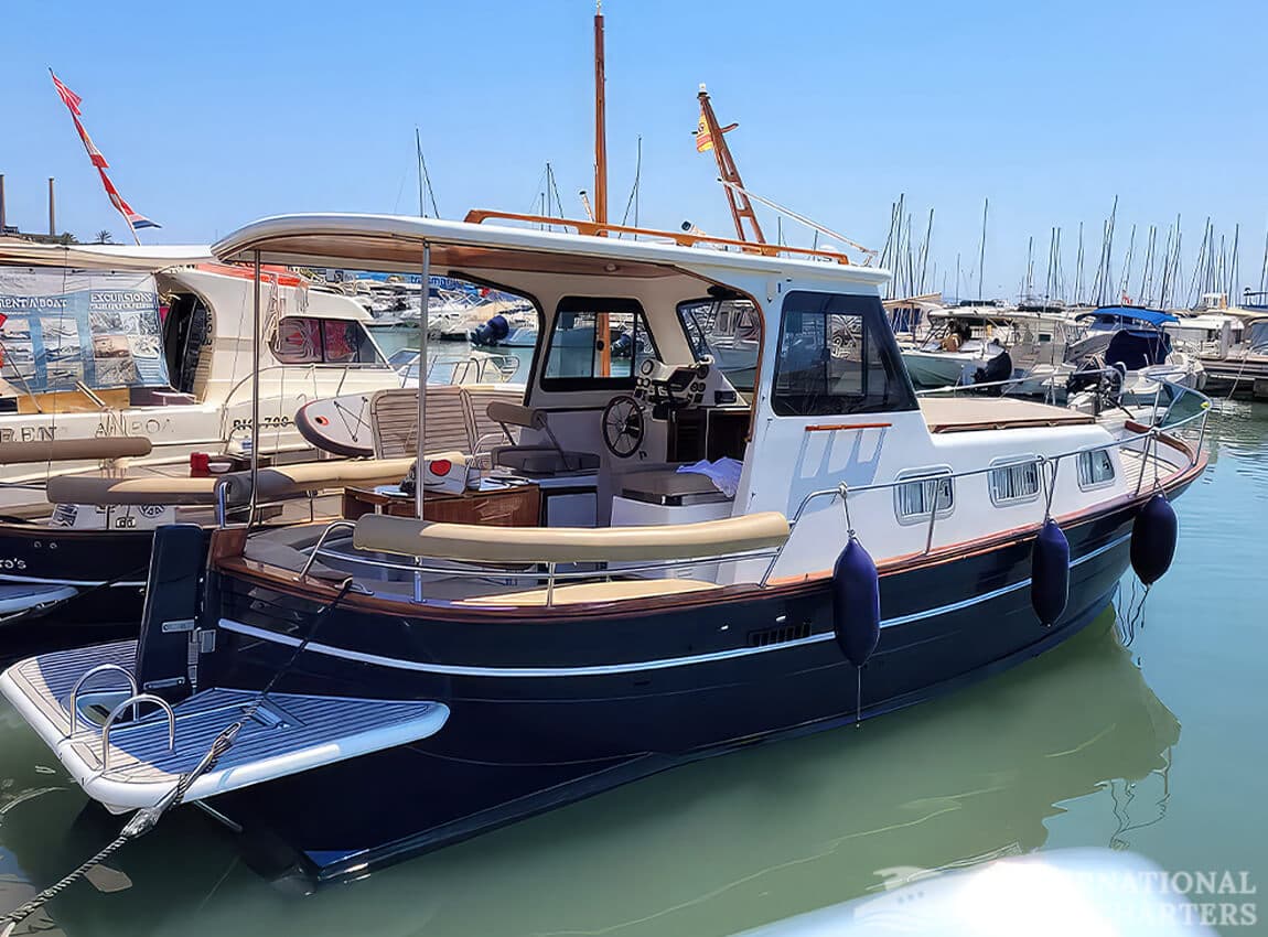 26-Foot Majoni Motorboat photo highlight 15