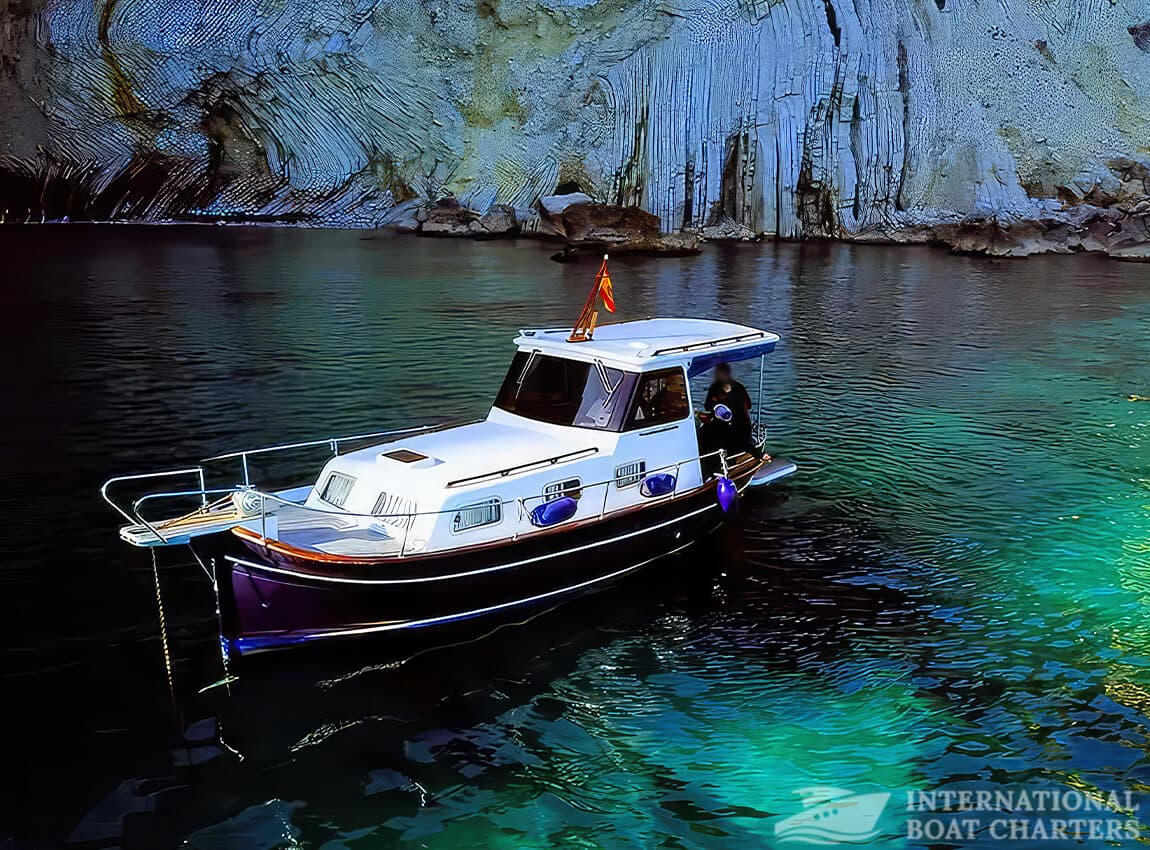 26-Foot Majoni Motorboat photo highlight 12