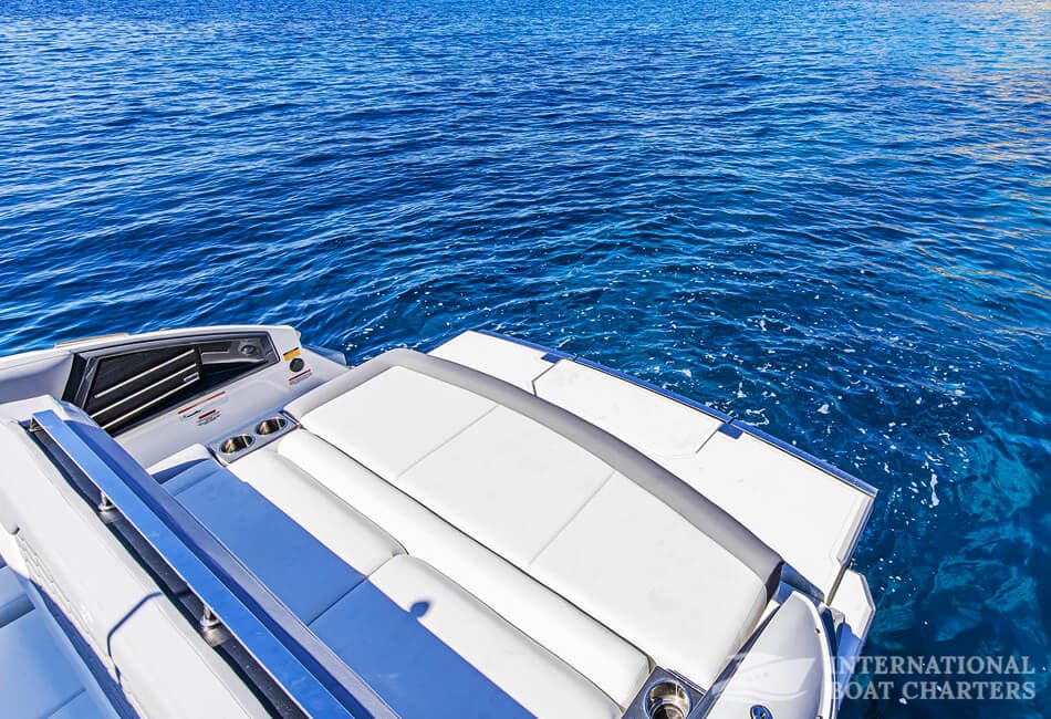 29-FOOT COBALT A29 MOTORBOAT photo highlight 9