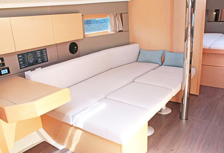 38 ft Oceanis Ocean photo highlight 6