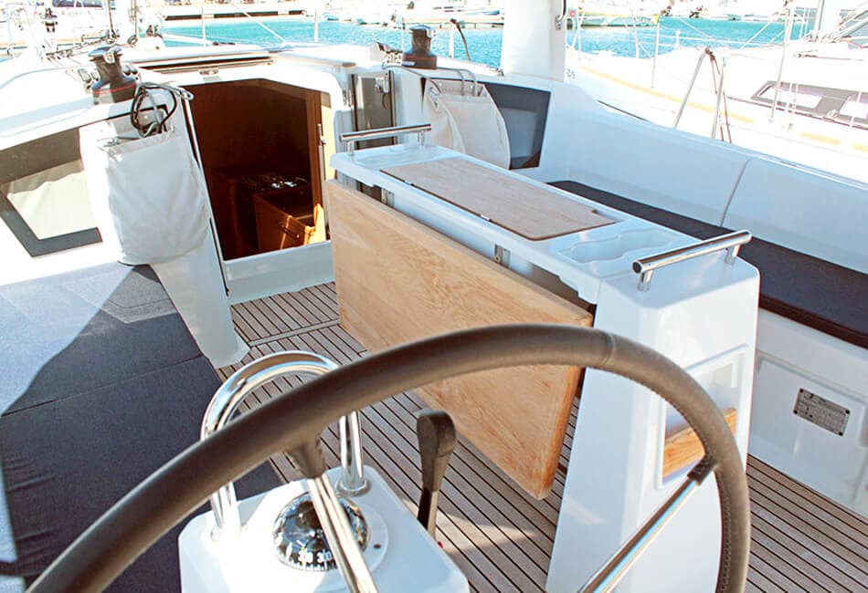 38.1 ft Oceanis Under Pressure photo highlight 17
