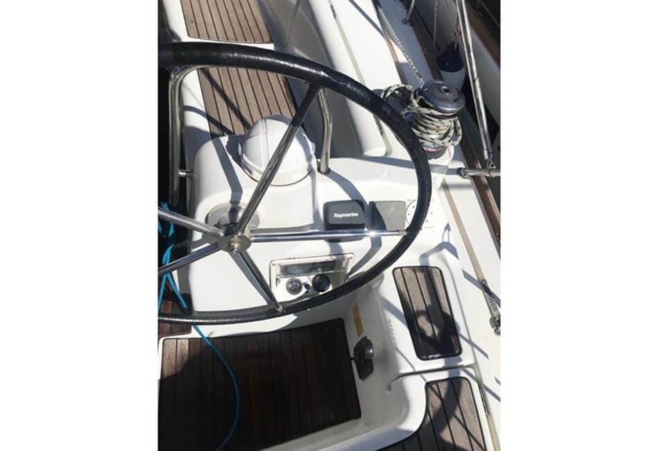 38.8 Ft Oceanis 40 Sailing Yacht XCH-2011 photo highlight 13