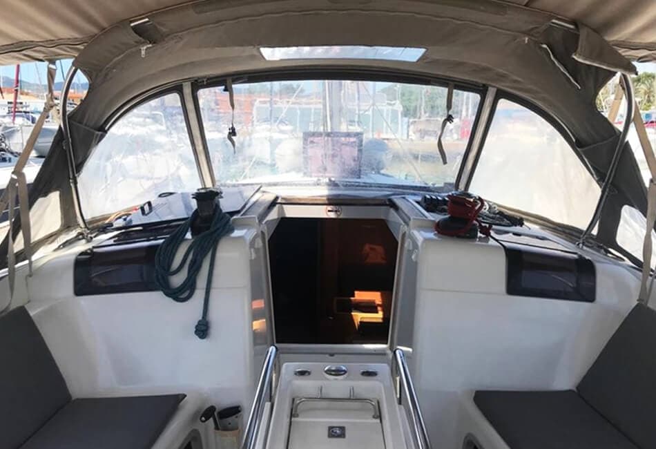 40.5 Ft Sun Odyssey 409 CA-2011 photo highlight 2