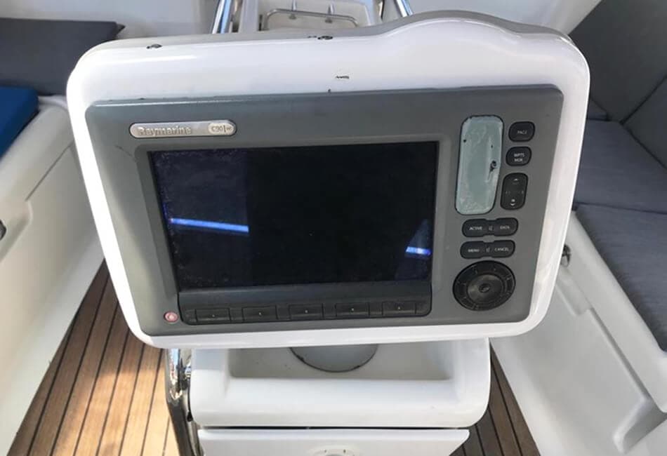 40.5 Ft Sun Odyssey 409 CA-2011 photo highlight 12