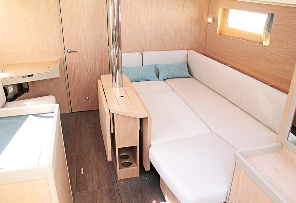 41.1 ft Oceanis Ibiza photo highlight 8