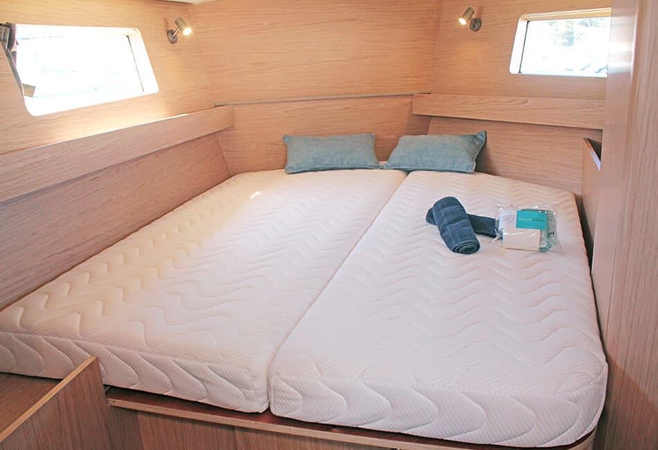41.1 ft Oceanis Ibiza photo highlight 7