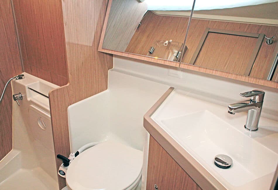 41.1 ft Oceanis Ibiza photo highlight 17