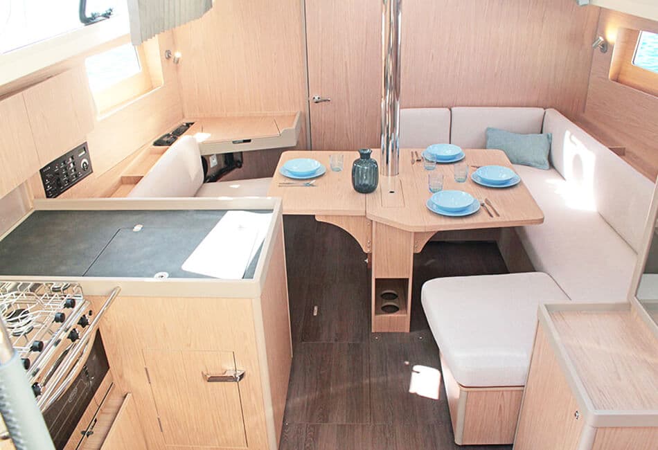41.1 ft Oceanis Ibiza photo highlight 11