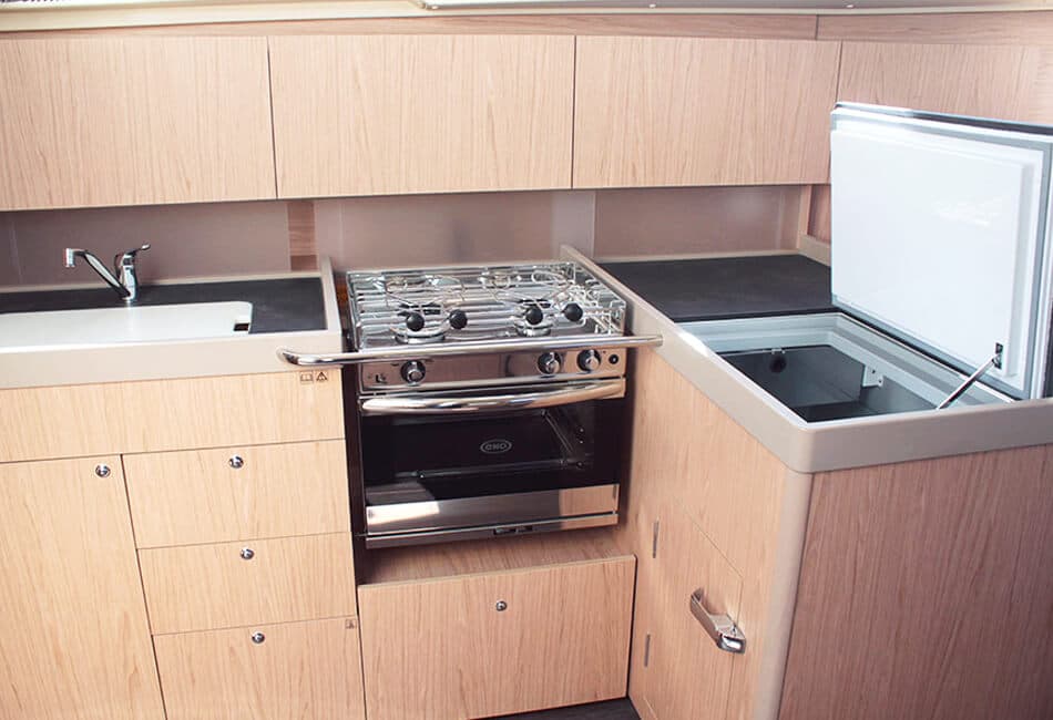 41.1 ft Oceanis Oasis photo highlight 9