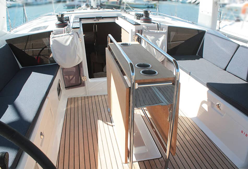 41.1 ft Oceanis Oasis photo highlight 16