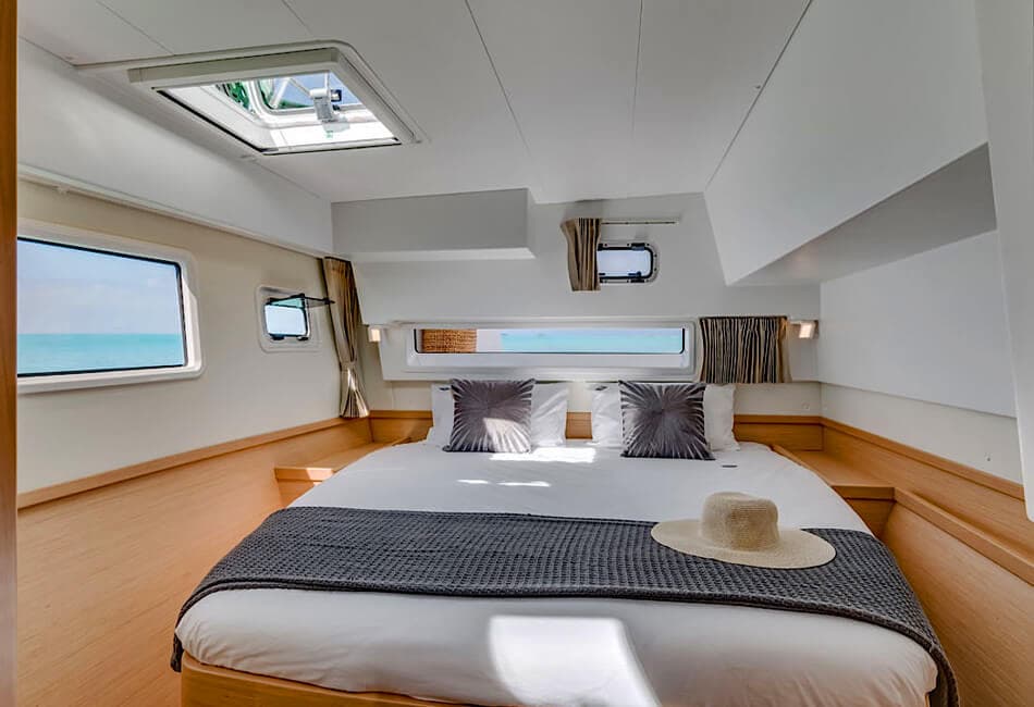 42 Ft Lagoon 42 Sailing Catamaran photo highlight 5
