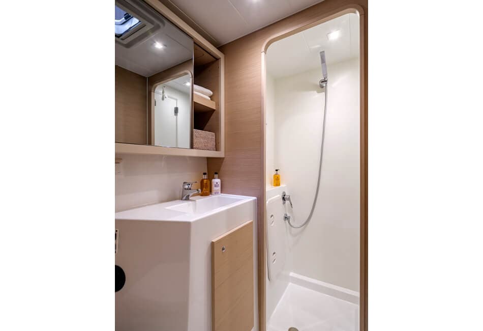 42 Ft Lagoon 42 Sailing Catamaran photo highlight 2