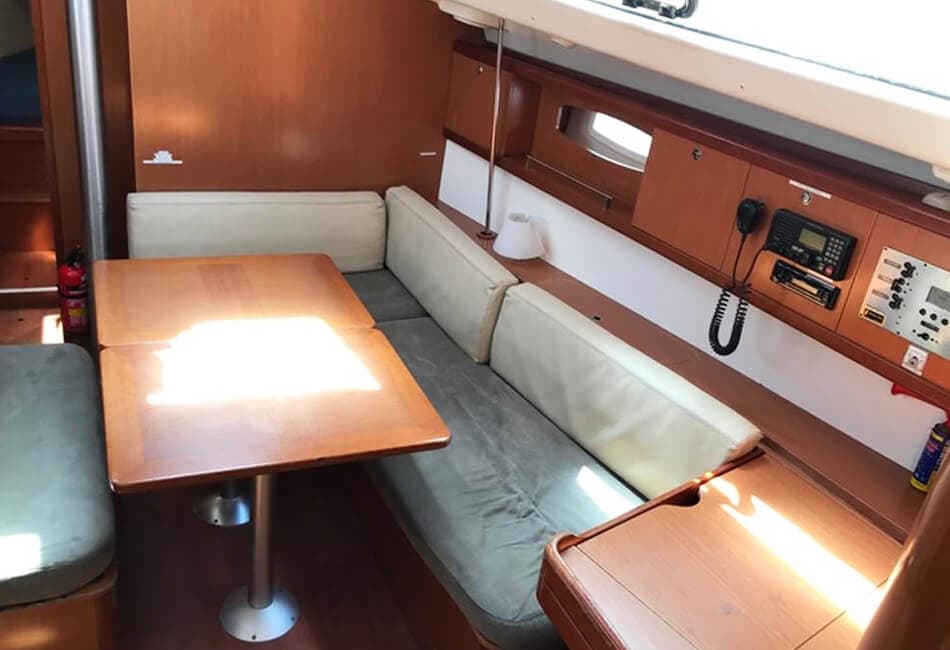 43 Ft Oceanis Sailing Yacht AXS-2008 photo highlight 8