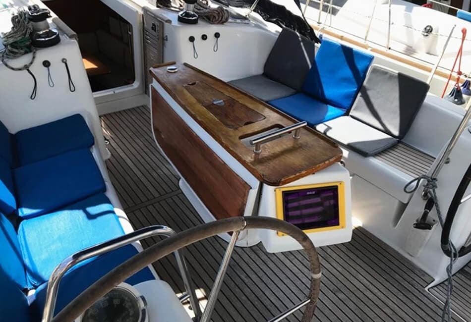 43 Ft Oceanis Sailing Yacht AXS-2008 photo highlight 16