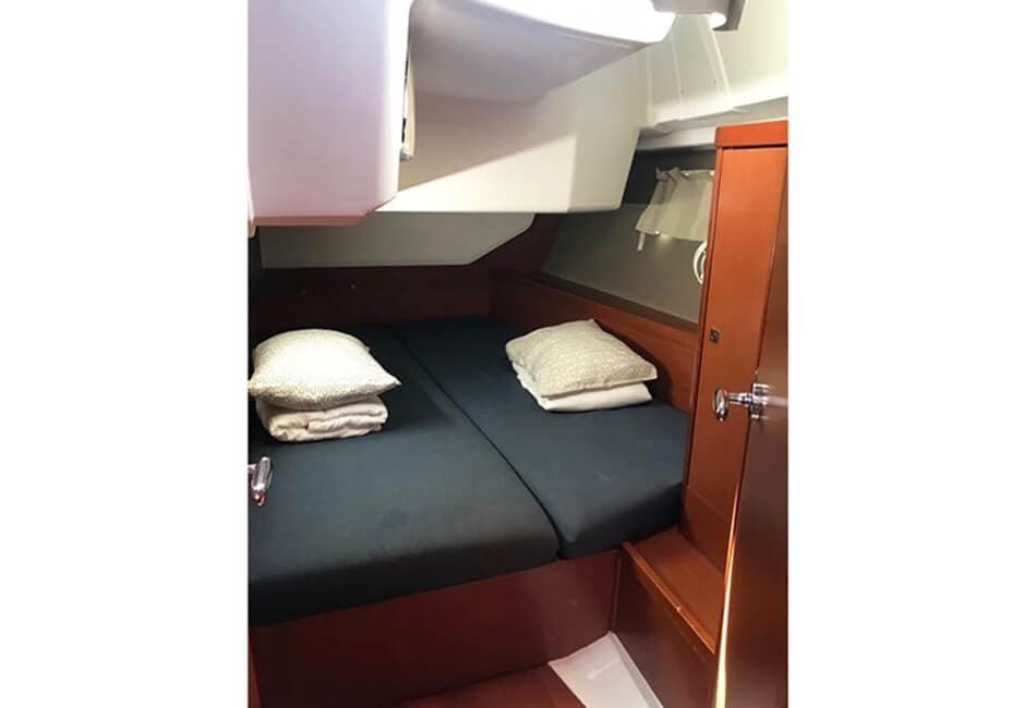 45.4 Ft Beneteau Oceanis 45 GT-2015 photo highlight 5