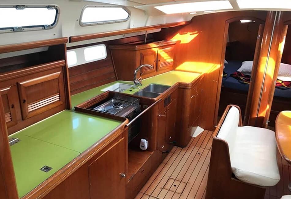 46.4 Ft Oceanis 473 Beneteau XS-2002 photo highlight 7