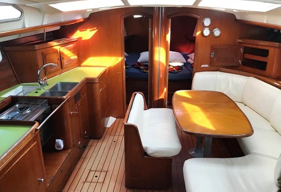 46.4 Ft Oceanis 473 Beneteau XS-2002 photo highlight 6