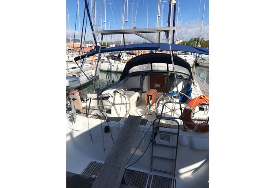 46.4 Ft Oceanis 473 Beneteau XS-2002 photo highlight 16