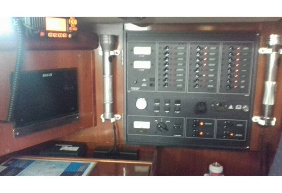 50.8 Ft Beneteau 50 BI-2004 photo highlight 8
