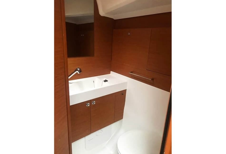 51.7 Ft Sun Odyssey 519 AG-2018 photo highlight 3