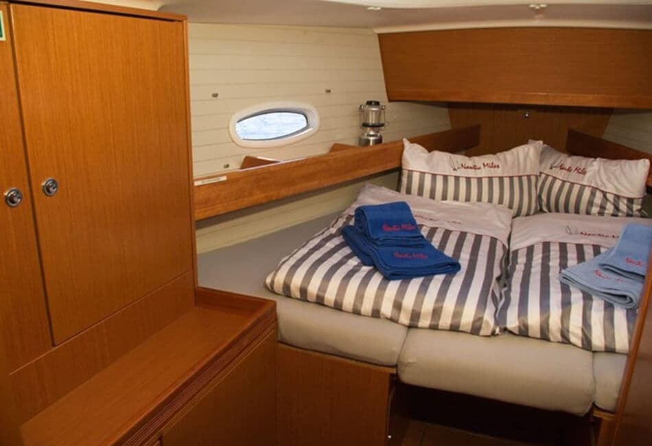 51 Ft Bavaria Sailing Yacht HO-2009 photo highlight 5