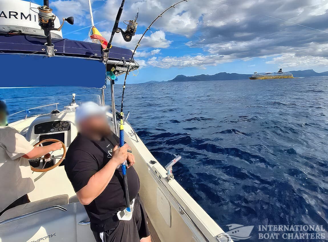 29.5-Foot/9m White Shark 285 Motorboat photo highlight 10