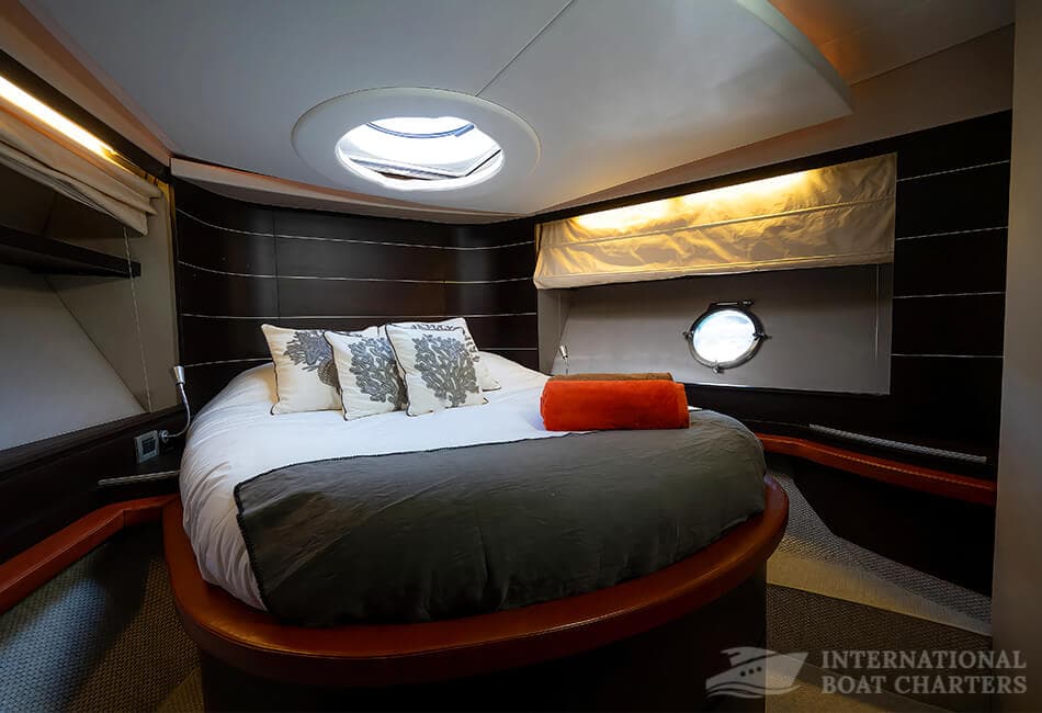 68.9ft/21m AZIMUT 68S Luxury Yacht photo highlight 5