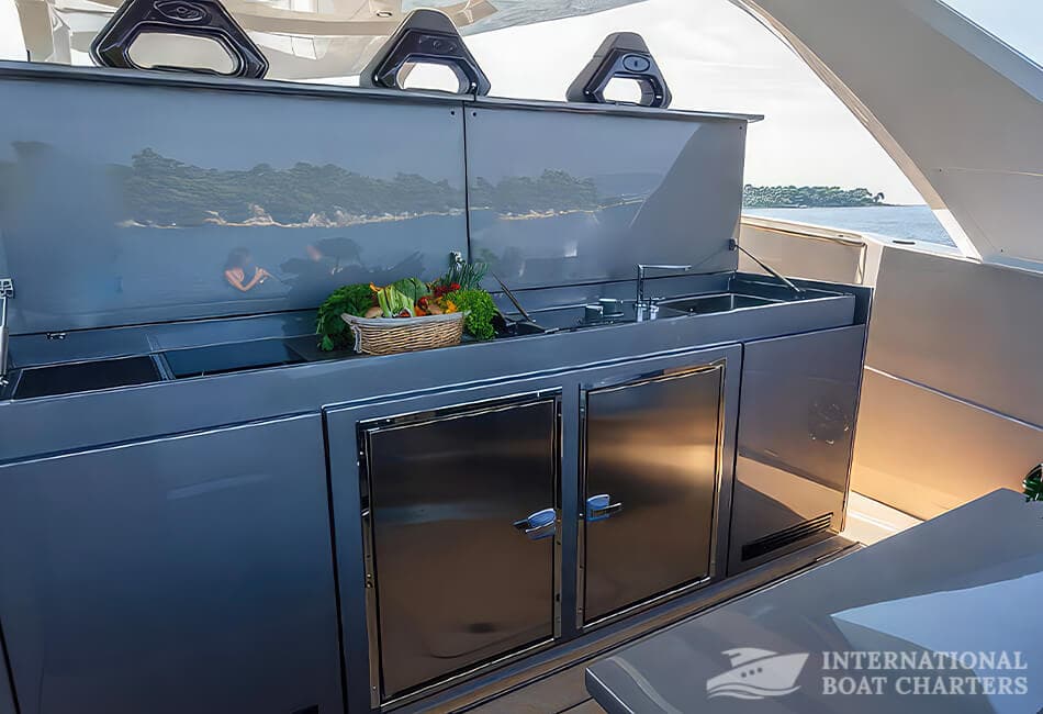 63.5ft/19.35m Canados Gladiator 631 Luxury Yacht photo highlight 5