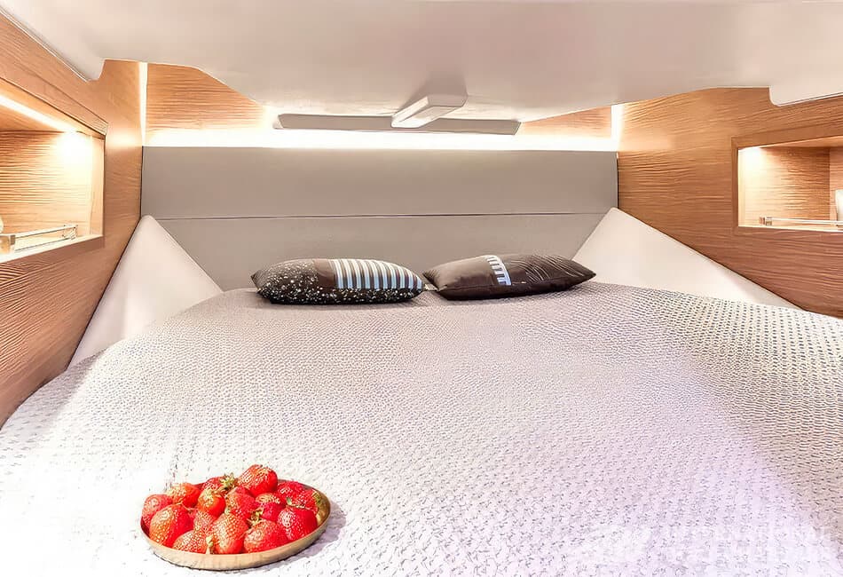 11.63m/38.2ft Fjord 38 Express Luxury Powerboat photo highlight 6