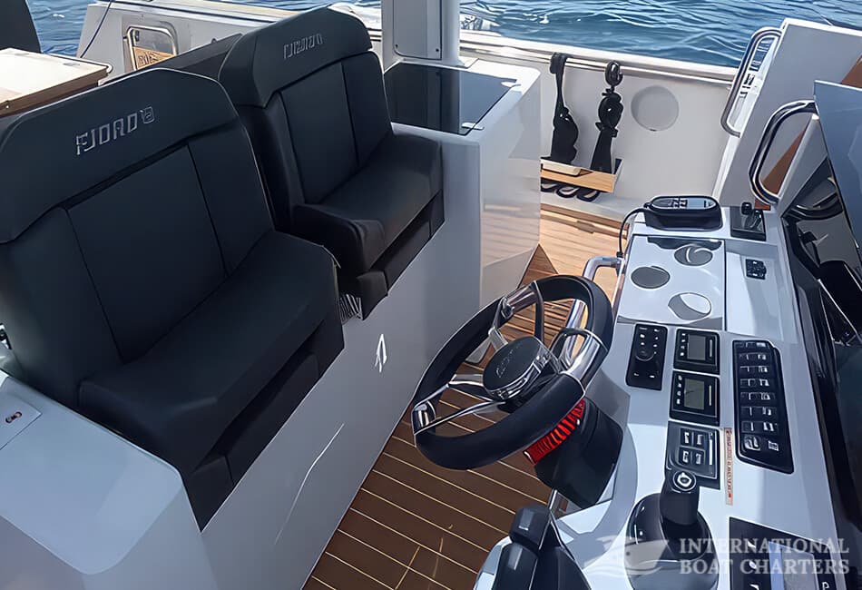 12.1m/39.7ft Fjord 38 Open Luxury Boat photo highlight 11