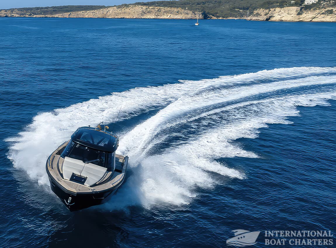 37.4 FT (11.40 M) FOCUS FORZA 37 MOTORBOAT photo highlight 7