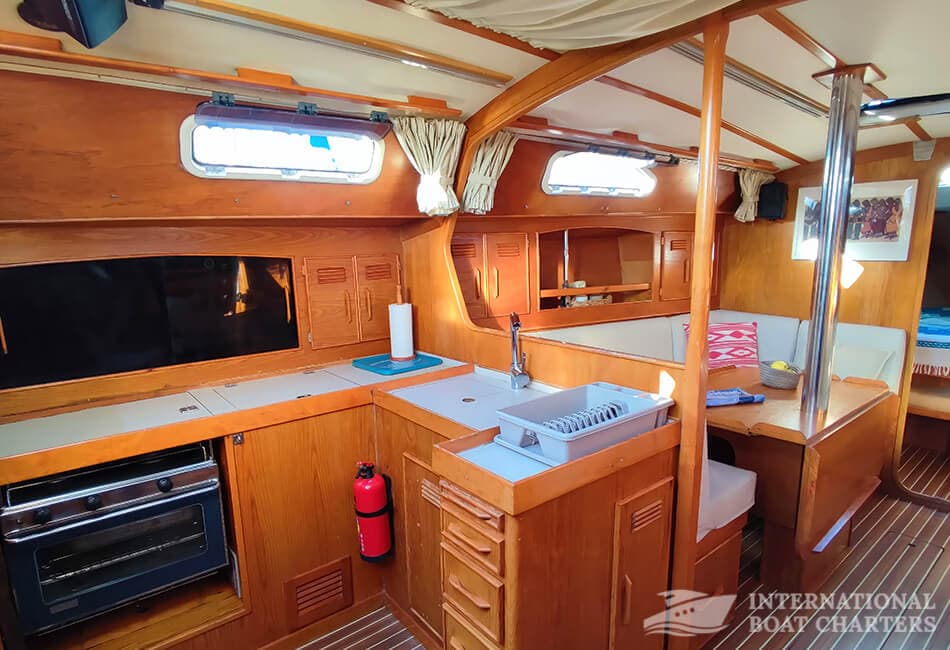 36ft/11m FURIA 37 Sailboat photo highlight 7