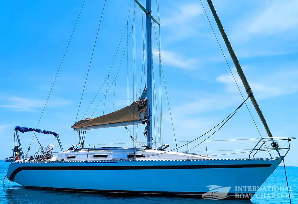 36ft/11m FURIA 37 Sailboat photo highlight 13