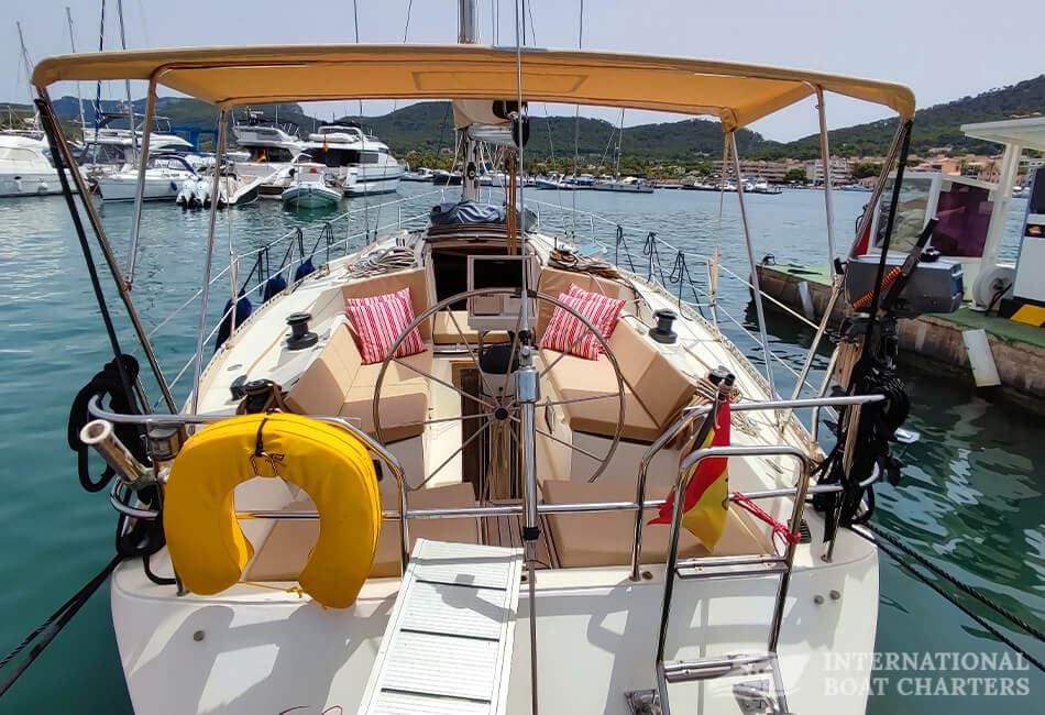 36ft/11m FURIA 37 Sailboat photo highlight 11