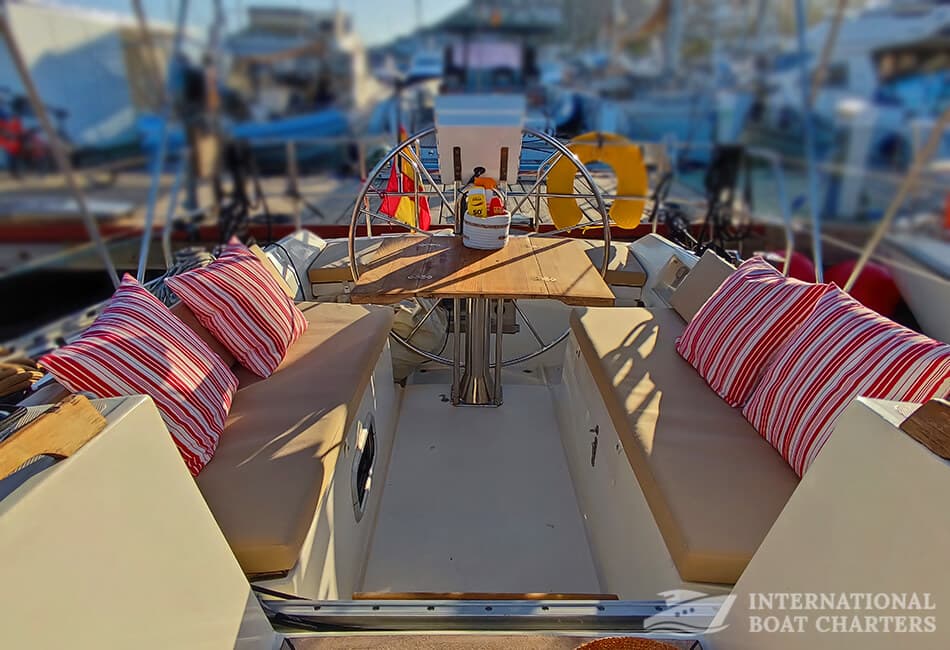 36ft/11m FURIA 37 Sailboat photo highlight 8