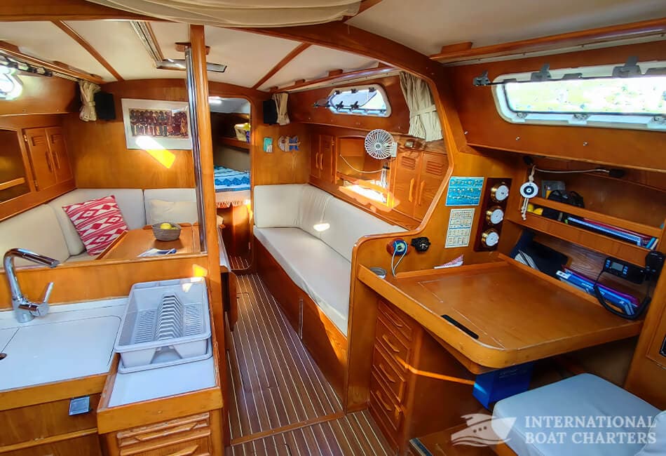 36ft/11m FURIA 37 Sailboat photo highlight 5