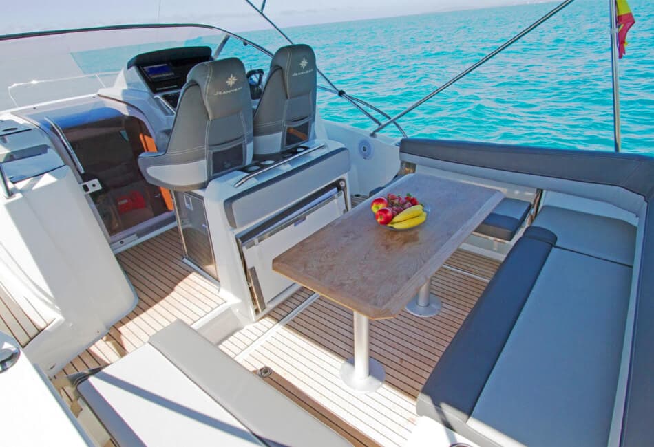 30 Ft Jeanneau Cap Camarat 9.0 photo highlight 9
