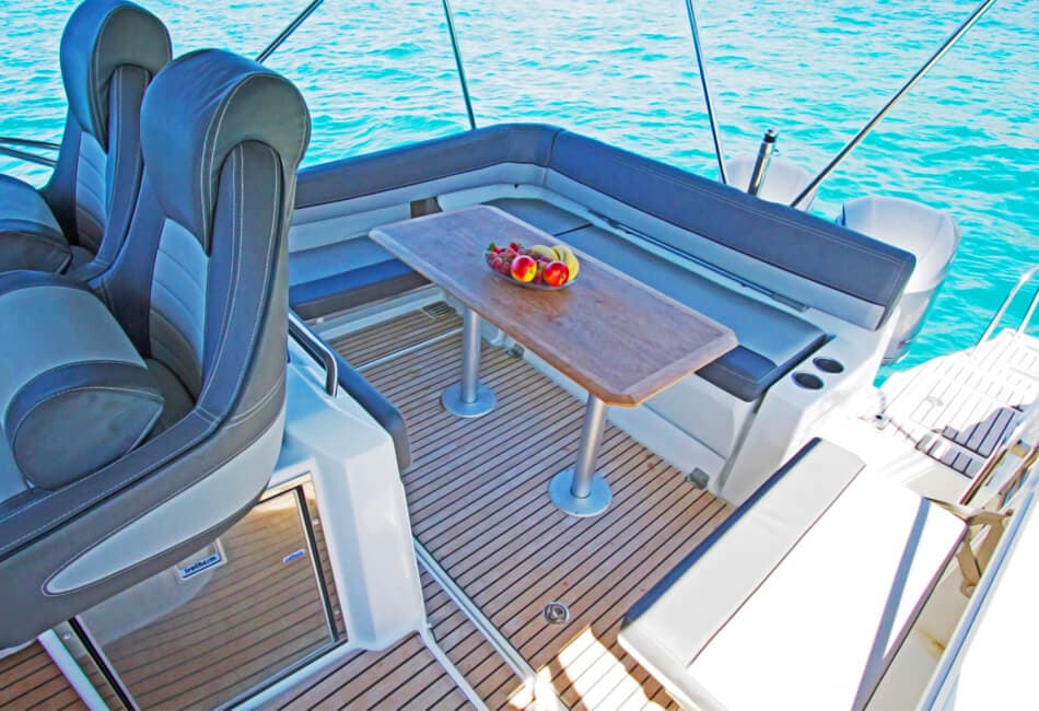30 Ft Jeanneau Cap Camarat 9.0 photo highlight 10