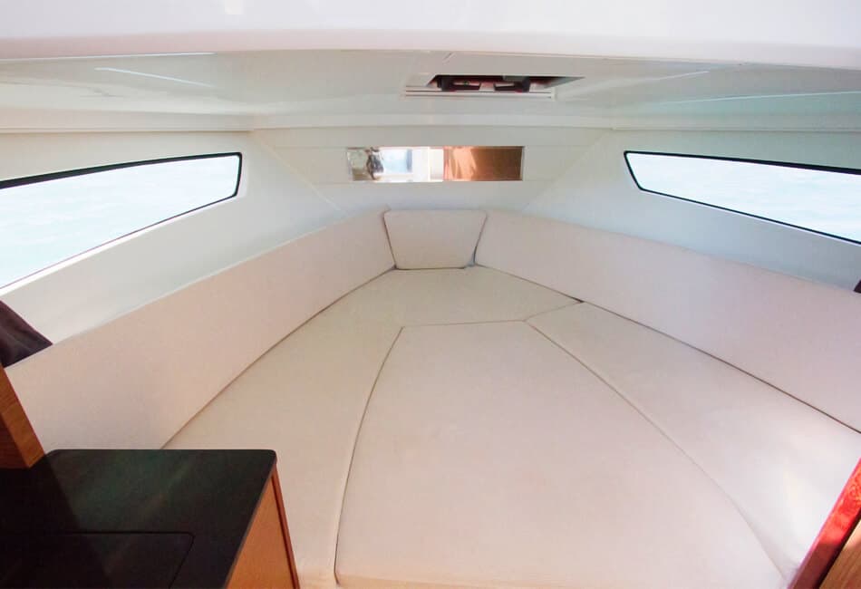 30 Ft Jeanneau Cap Camarat 9.0 photo highlight 5