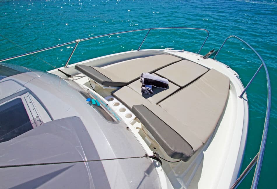30 Ft Jeanneau Cap Camarat 9.0 photo highlight 12